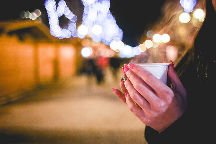 christmas-christmas-markets-girl-night-preview